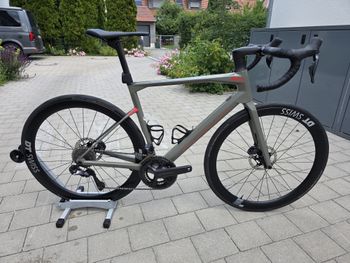 Použité BMC Roadmachine 01 THREE 2023 2023 Road & Gravel