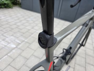 Used BMC Roadmachine 01 THREE 2023 2023 Road & Gravel, Light Gray — image 15 of 17