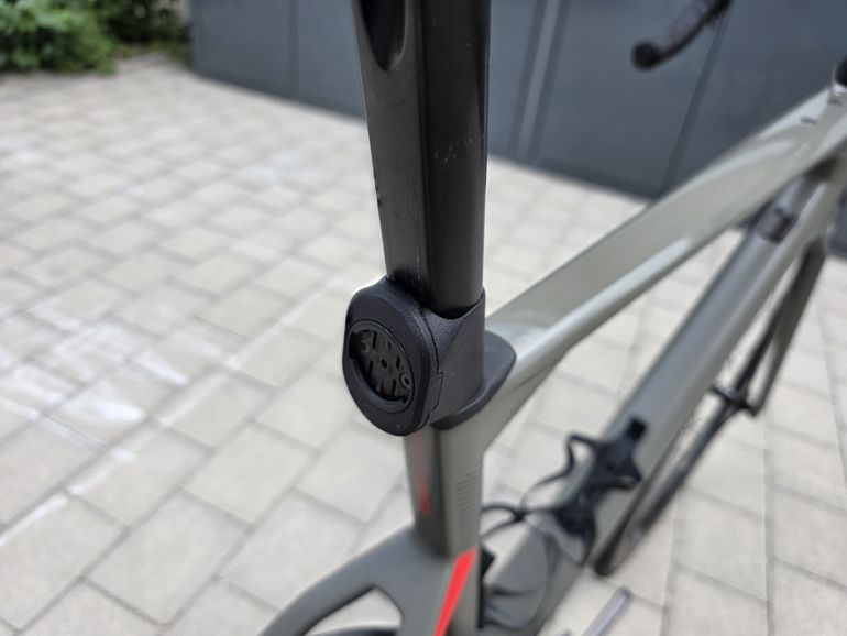 Použité BMC Roadmachine 01 THREE 2023 2023 Road & Gravel — obrázek 15 z 17