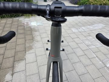 Used BMC Roadmachine 01 THREE 2023 2023 Road & Gravel, Light Gray — image 16 of 17
