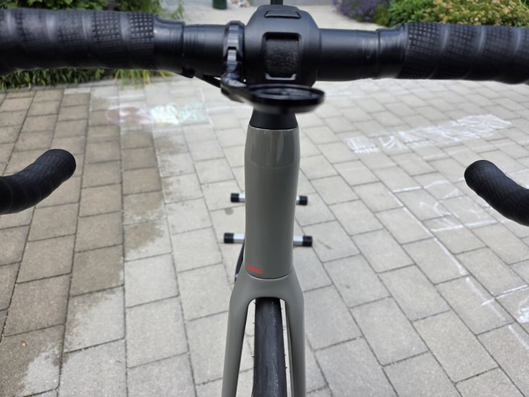 Použité BMC Roadmachine 01 THREE 2023 2023 Road & Gravel — obrázek 16 z 17