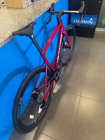 Used Specialized Tarmac Shimano Ultegra Di2 2026 Road & Gravel, Red — image 2 of 4