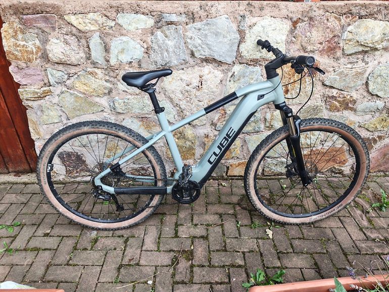 Käytetty CUBE REACTION HYBRID PERFORMANCE, 500 2023 2023 Mountainbike — kuva 7 / 8