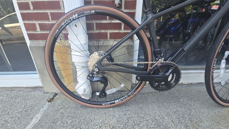 Used Cannondale Synapse Carbon 2 LE 2023 2023 Road & Gravel, Black — image 2 of 9