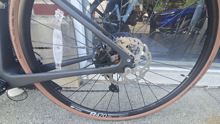 Used Cannondale Synapse Carbon 2 LE 2023 2023 Road & Gravel, Black — image 6 of 9
