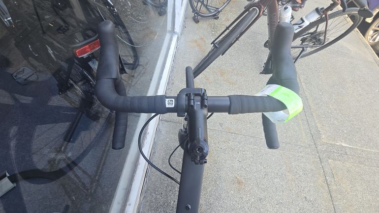 Used Cannondale Synapse Carbon 2 LE 2023 2023 Road & Gravel, Black — image 9 of 9