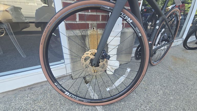 Used Cannondale Synapse Carbon 2 LE 2023 2023 Road & Gravel, Black — image 7 of 9