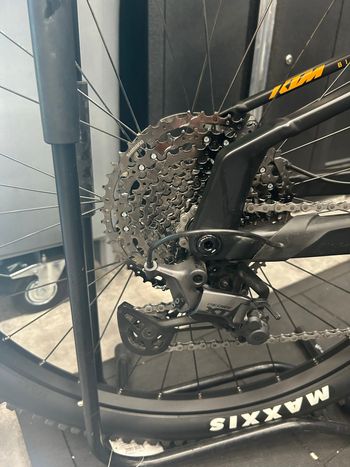 Używany KTM MACINA SCARP SX ELITE 2025 2025 Mountainbike — zdjęcie 3 z 7