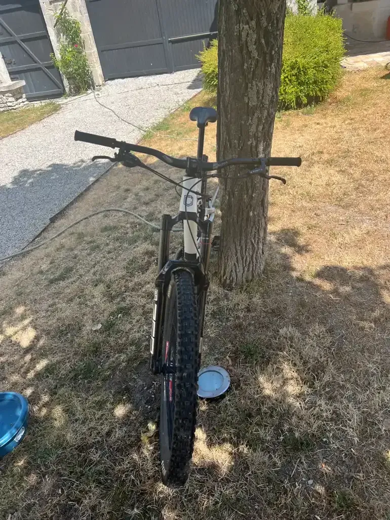 Tweedehands Commencal META SX V4 RACE 2022 2022 Mountainbike — afbeelding 4 van 5