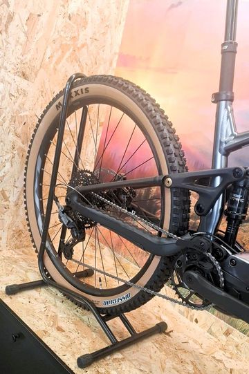 Giant Stance E+ 1 2027 2027 Mountainbike usato, Grigio chiaro — immagine 12 di 12