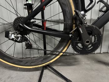 Canyon Aeroad SRAM Red eTap 2018 Road & Gravel de segunda mano, Negro — imagen 2 de 6