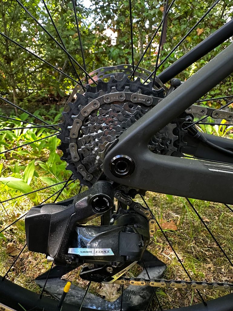 Scott Addict RC SRAM Force eTap AXS 2023 Road & Gravel d'occasion — image 3 sur 6