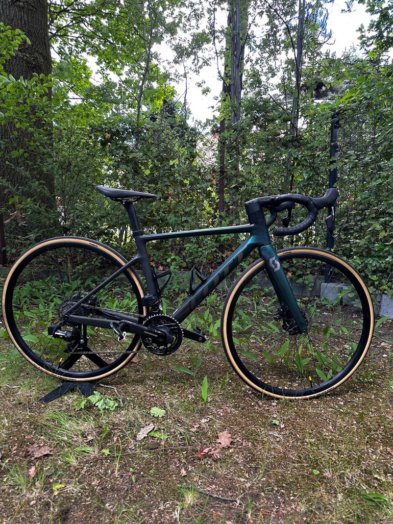 Scott Addict RC SRAM Force eTap AXS 2023 Road & Gravel d'occasion — image 1 sur 6