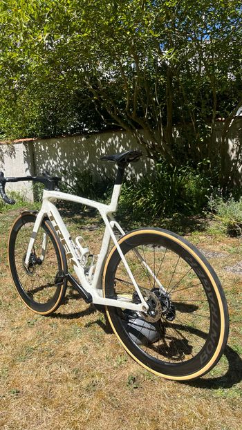 Używany Trek Madone SLR 9 Gen 8 2025 2025 Road & Gravel — zdjęcie 12 z 22