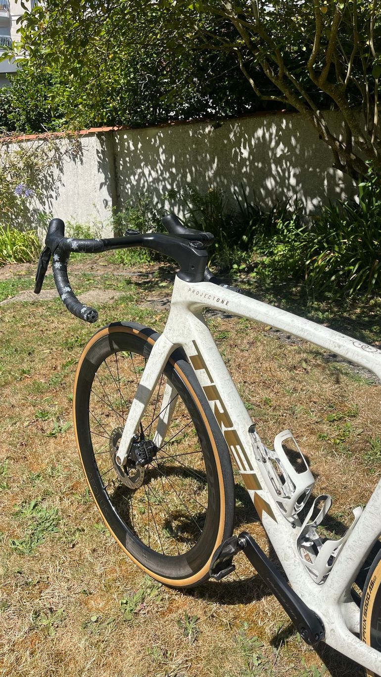 Używany Trek Madone SLR 9 Gen 8 2025 2025 Road & Gravel — zdjęcie 10 z 22