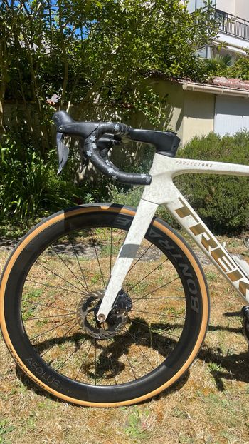 Używany Trek Madone SLR 9 Gen 8 2025 2025 Road & Gravel — zdjęcie 7 z 22