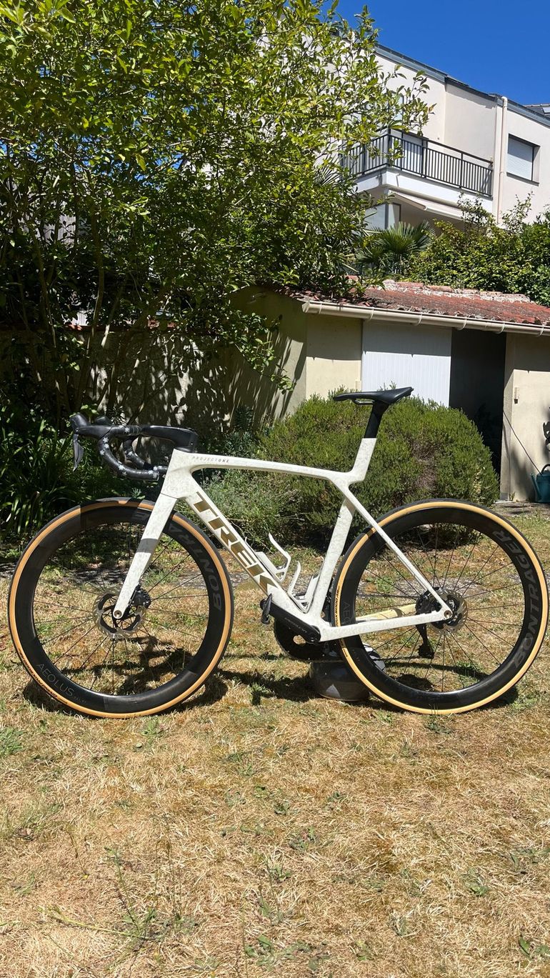 Używany Trek Madone SLR 9 Gen 8 2025 2025 Road & Gravel — zdjęcie 2 z 22