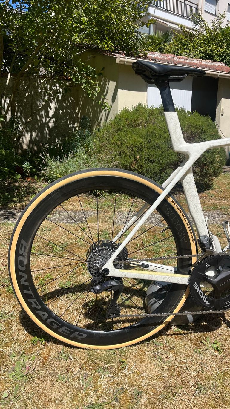 Używany Trek Madone SLR 9 Gen 8 2025 2025 Road & Gravel — zdjęcie 3 z 22