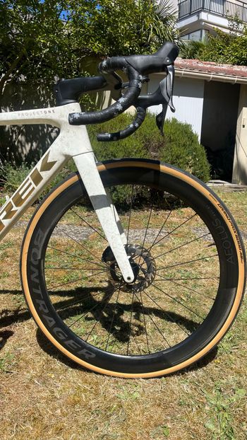 Używany Trek Madone SLR 9 Gen 8 2025 2025 Road & Gravel — zdjęcie 5 z 22