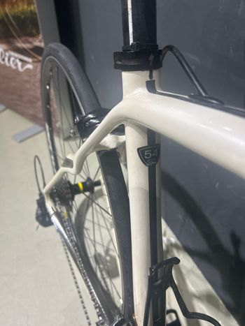 Used Specialized Roubaix SL4 Elite 105 2014 2014 Road & Gravel, White — image 10 of 13
