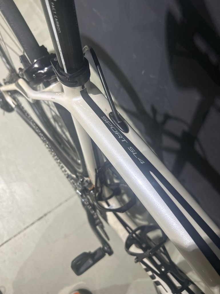 Used Specialized Roubaix SL4 Elite 105 2014 2014 Road & Gravel, White — image 8 of 13