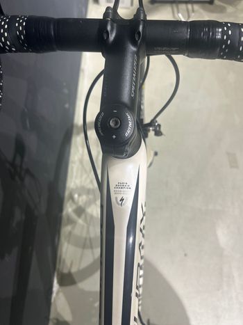 Used Specialized Roubaix SL4 Elite 105 2014 2014 Road & Gravel, White — image 11 of 13