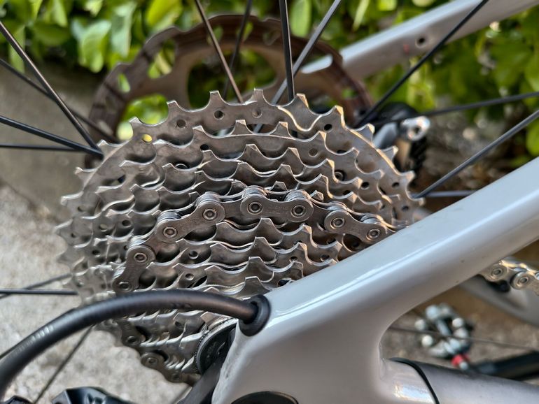 Canyon Grizl Shimano GRX 2023 Road & Gravel usato, Grigio chiaro — immagine 14 di 29