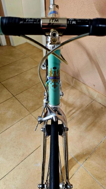 Used Bianchi Custom Campagnolo Record 1990 Road & Gravel, Blue — image 12 of 16