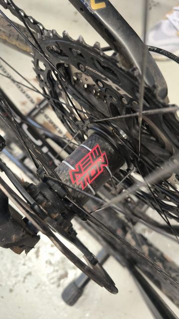 Tweedehands Lee Cougan Crossfire 428 Full XT 2023 2023 Mountainbike — afbeelding 3 van 8