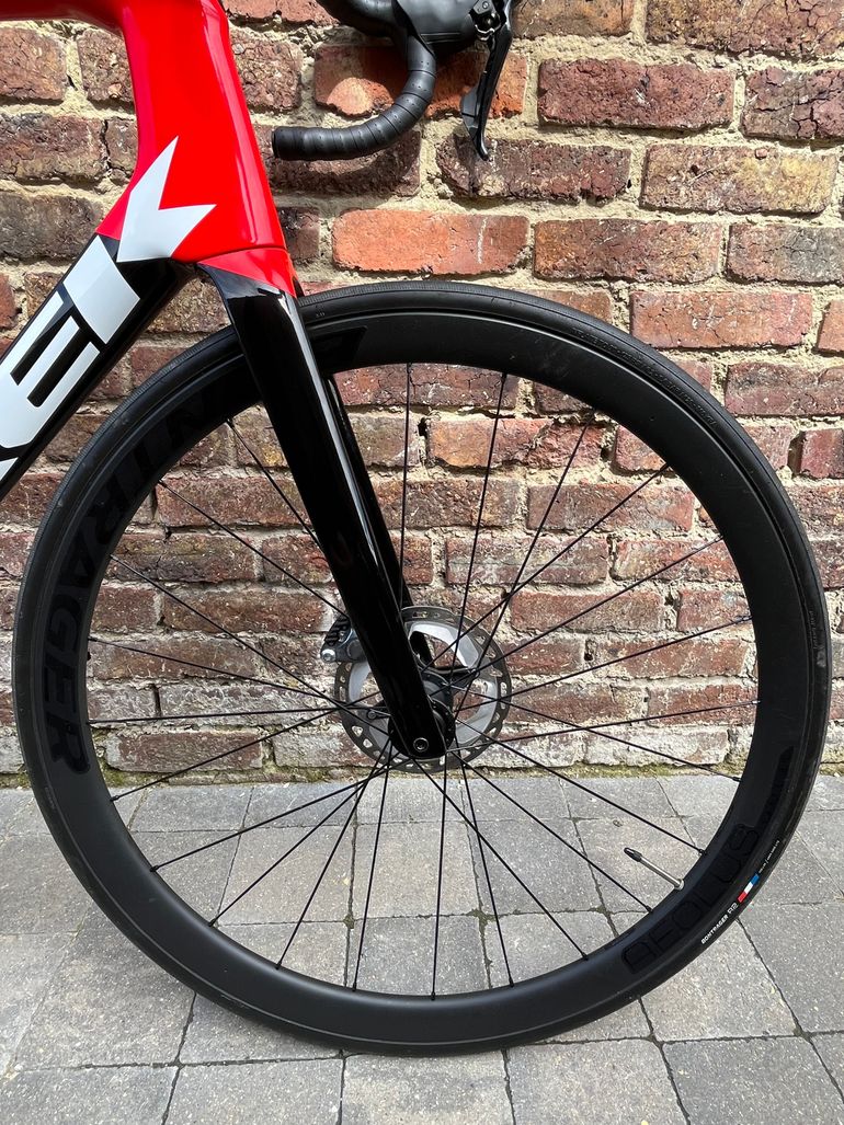Used Trek Émonda SL 6 Disc Pro 2022 2022 Road & Gravel, Red — image 3 of 9