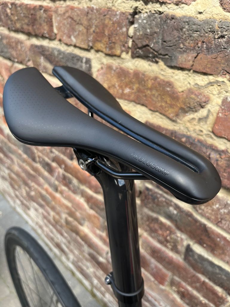 Used Trek Émonda SL 6 Disc Pro 2022 2022 Road & Gravel, Red — image 4 of 9