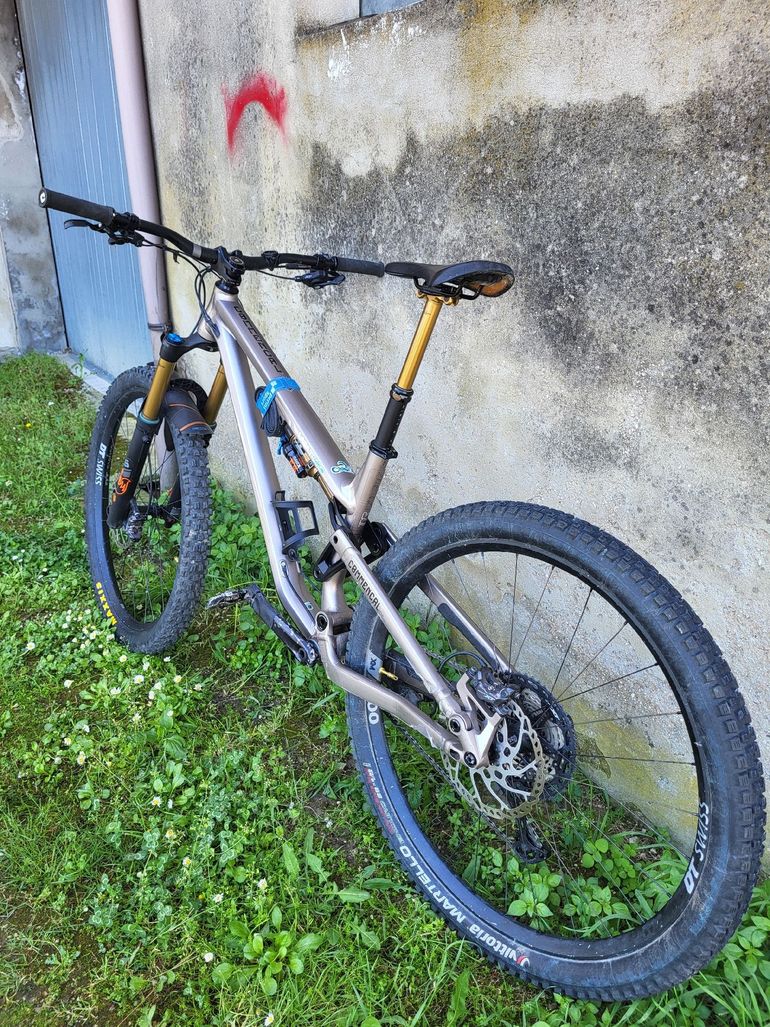 Used Commencal META TR SIGNATURE 2022 2022 Mountainbike, Light Gray, 29 — image 3 of 6