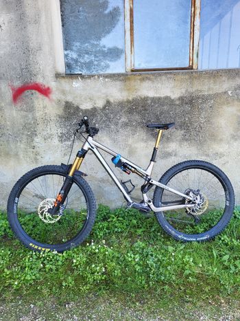 Used Commencal META TR SIGNATURE 2022 2022 Mountainbike, Light Gray, 29 — image 6 of 6