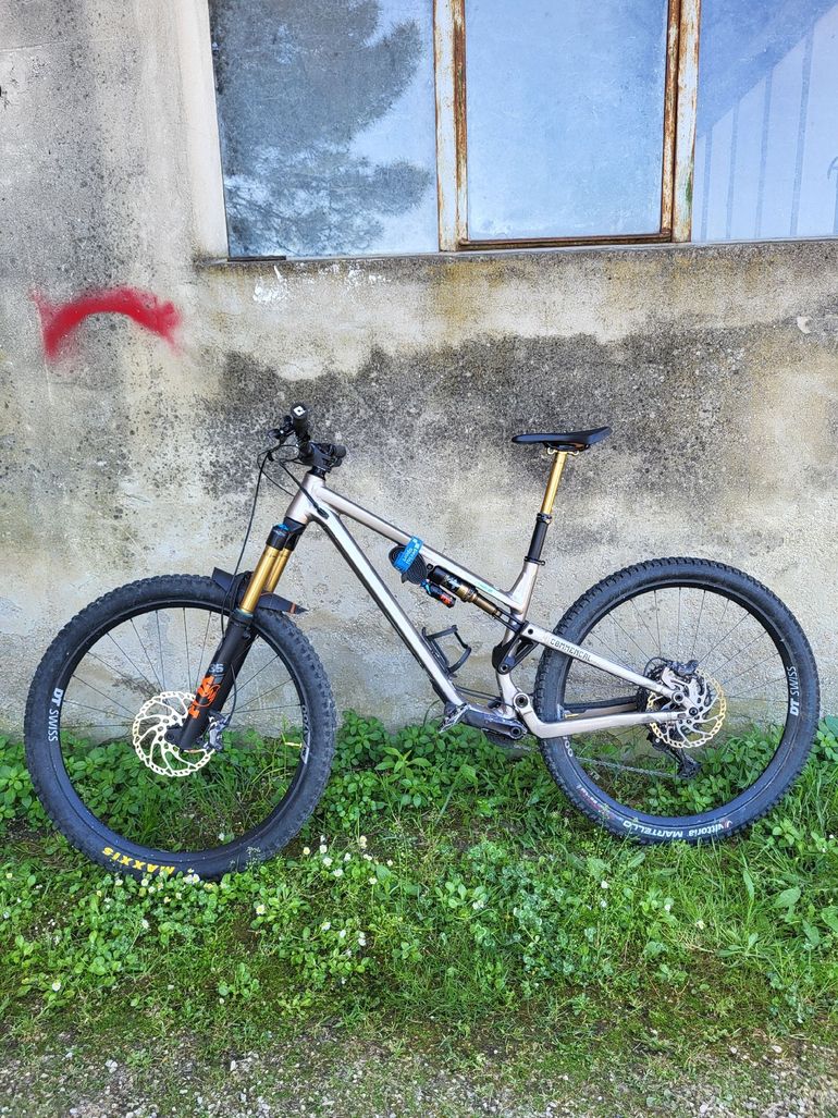 Used Commencal META TR SIGNATURE 2022 2022 Mountainbike, Light Gray, 29 — image 6 of 6