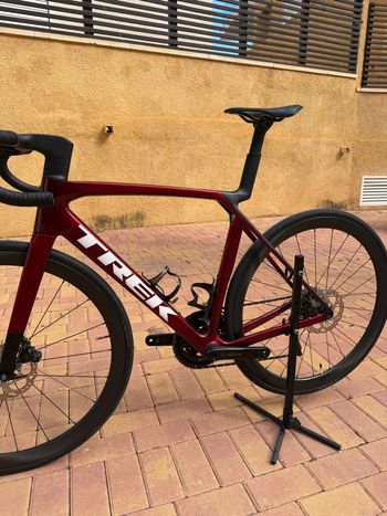 Gebrauchtes Trek Madone SL 6 Gen 8 2025 2025 Road & Gravel, Rot — Bild 3 von 11