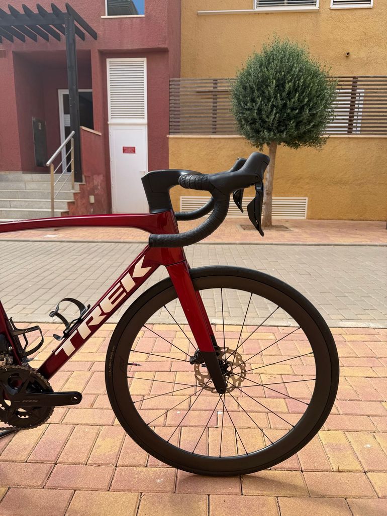 Gebrauchtes Trek Madone SL 6 Gen 8 2025 2025 Road & Gravel, Rot — Bild 7 von 11