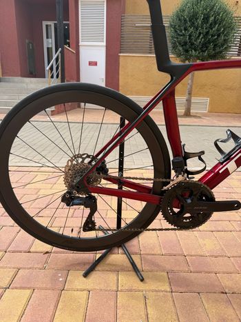 Gebrauchtes Trek Madone SL 6 Gen 8 2025 2025 Road & Gravel, Rot — Bild 8 von 11