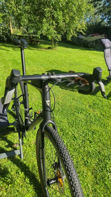 Giant Revolt SRAM Apex 2024 Road & Gravel de segunda mano, Negro — imagen 5 de 8