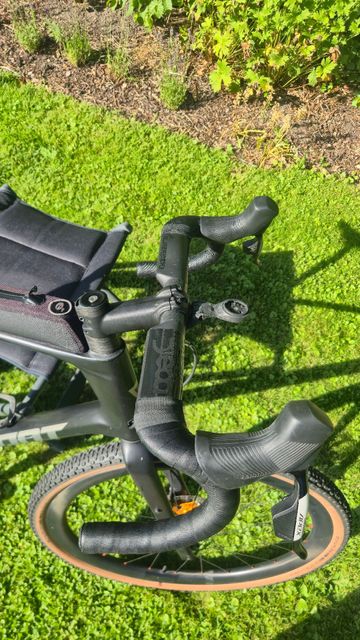 Giant Revolt SRAM Apex 2024 Road & Gravel de segunda mano, Negro — imagen 7 de 8
