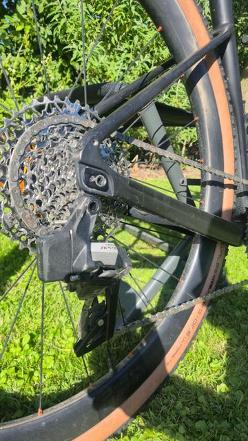 Giant Revolt SRAM Apex 2024 Road & Gravel de segunda mano, Negro — imagen 8 de 8