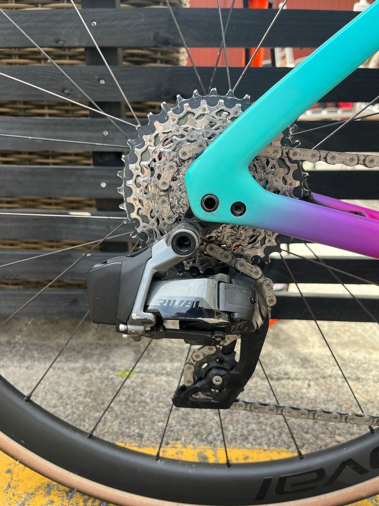 Specialized Tarmac SL7 Expert 2024 2024 Road & Gravel d'occasion — image 5 sur 8