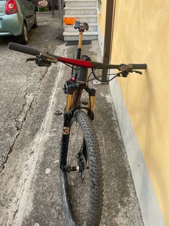 Used Orbea OIZ M-TEAM FACTORY 2025 2025 Mountainbike, Red, 29 — image 12 of 12