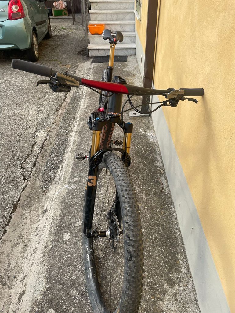 Used Orbea OIZ M-TEAM FACTORY 2025 2025 Mountainbike, Red, 29 — image 12 of 12