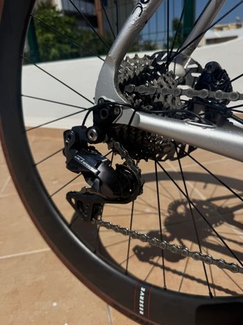 Standert, Kreissäge RS Silver Dagger Shimano Ultegra Di2 11s 2022 2022 Road & Gravel de segunda mano, Gris claro — imagen 4 de 9