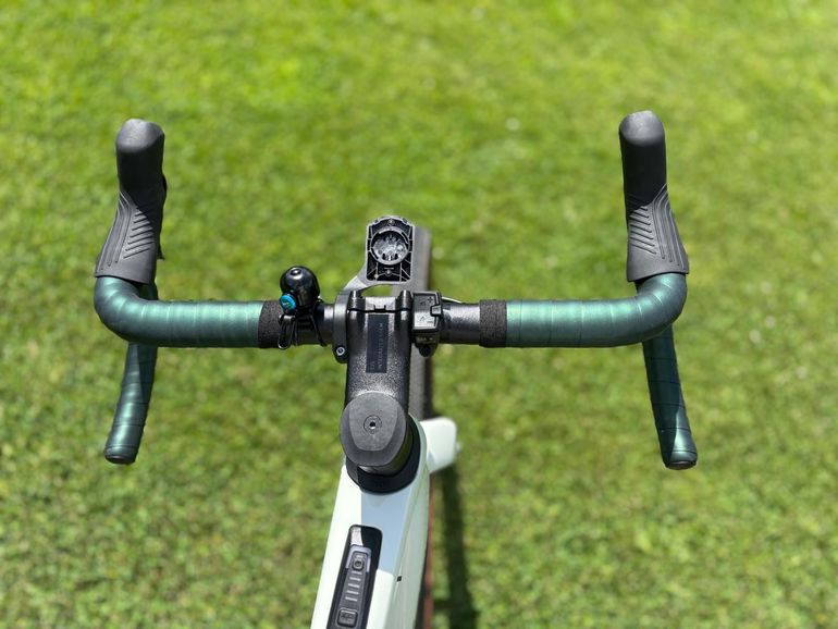 Używany CUBE NUROAD HYBRID C:62, RACE 400X 2025 2025 Road & Gravel — zdjęcie 4 z 11