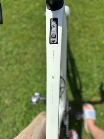 Używany CUBE NUROAD HYBRID C:62, RACE 400X 2025 2025 Road & Gravel — zdjęcie 8 z 11
