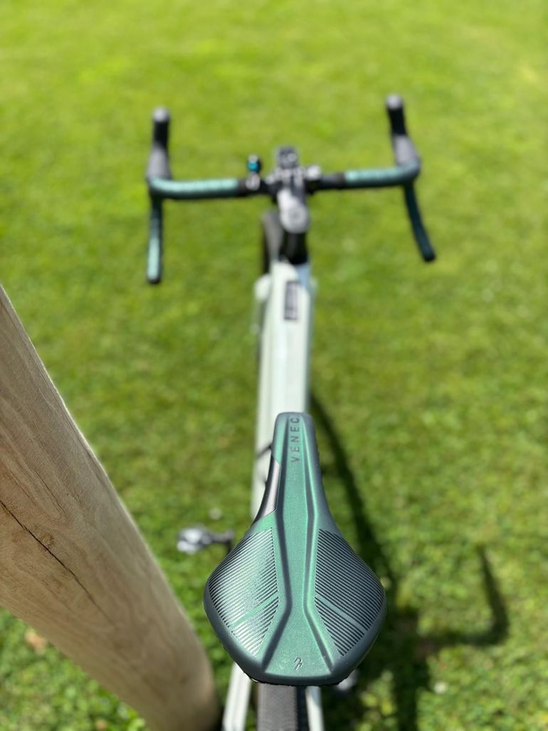 Używany CUBE NUROAD HYBRID C:62, RACE 400X 2025 2025 Road & Gravel — zdjęcie 5 z 11