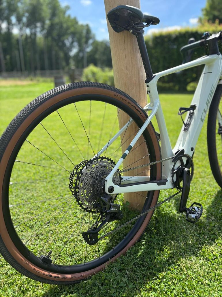 Używany CUBE NUROAD HYBRID C:62, RACE 400X 2025 2025 Road & Gravel — zdjęcie 3 z 11