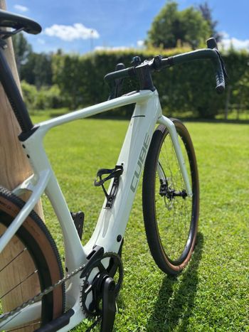 Używany CUBE NUROAD HYBRID C:62, RACE 400X 2025 2025 Road & Gravel — zdjęcie 2 z 11
