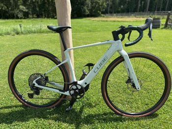 Używany CUBE NUROAD HYBRID C:62, RACE 400X 2025 2025 Road & Gravel